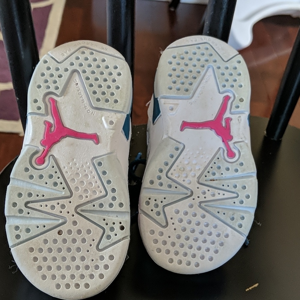 Air Jordan Girls Infant White And Blue Nike Air Jordan Sneakers. Sz5 - Picture 4 of 6